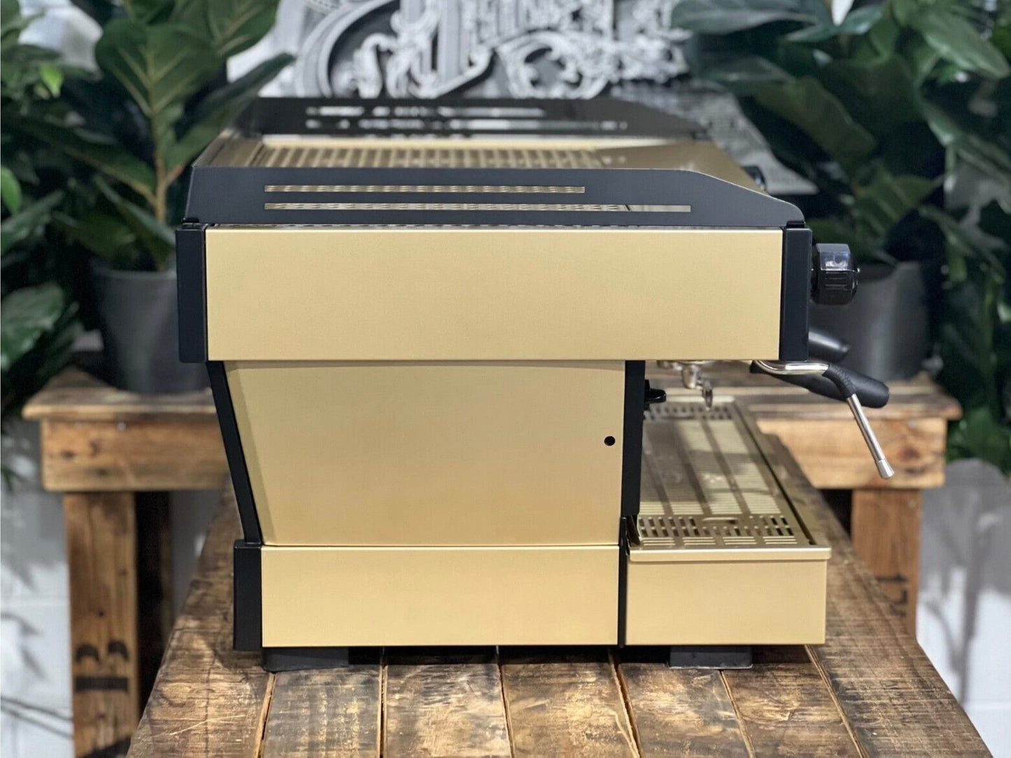 La Marzocco Linea PB AV-2 Grupos Crema y Oro - Reacondicionada