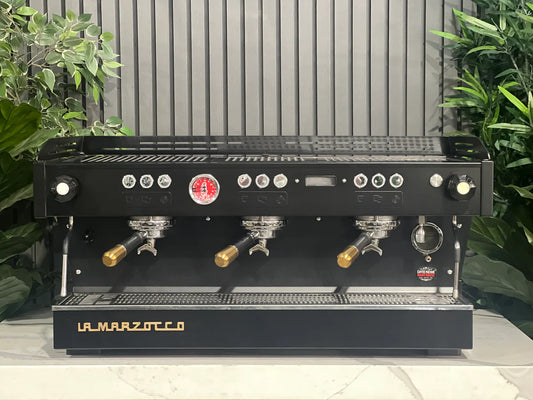 La Marzocco Linea PB 3 Grupos Black & Gold Edition  – Reacondicionada