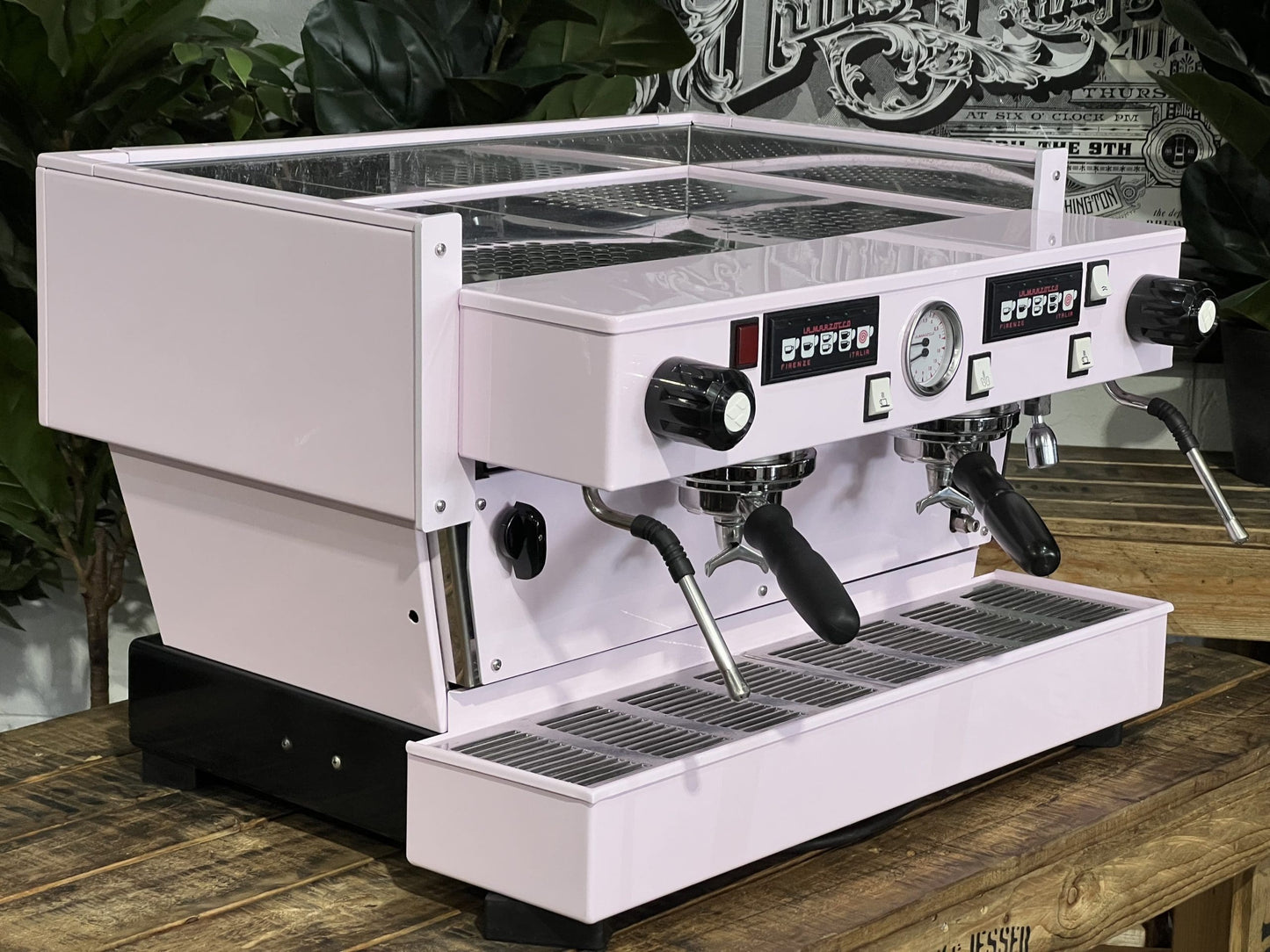 La Marzocco Linea Classic de 2 grupos Feather Pink reacondicionada