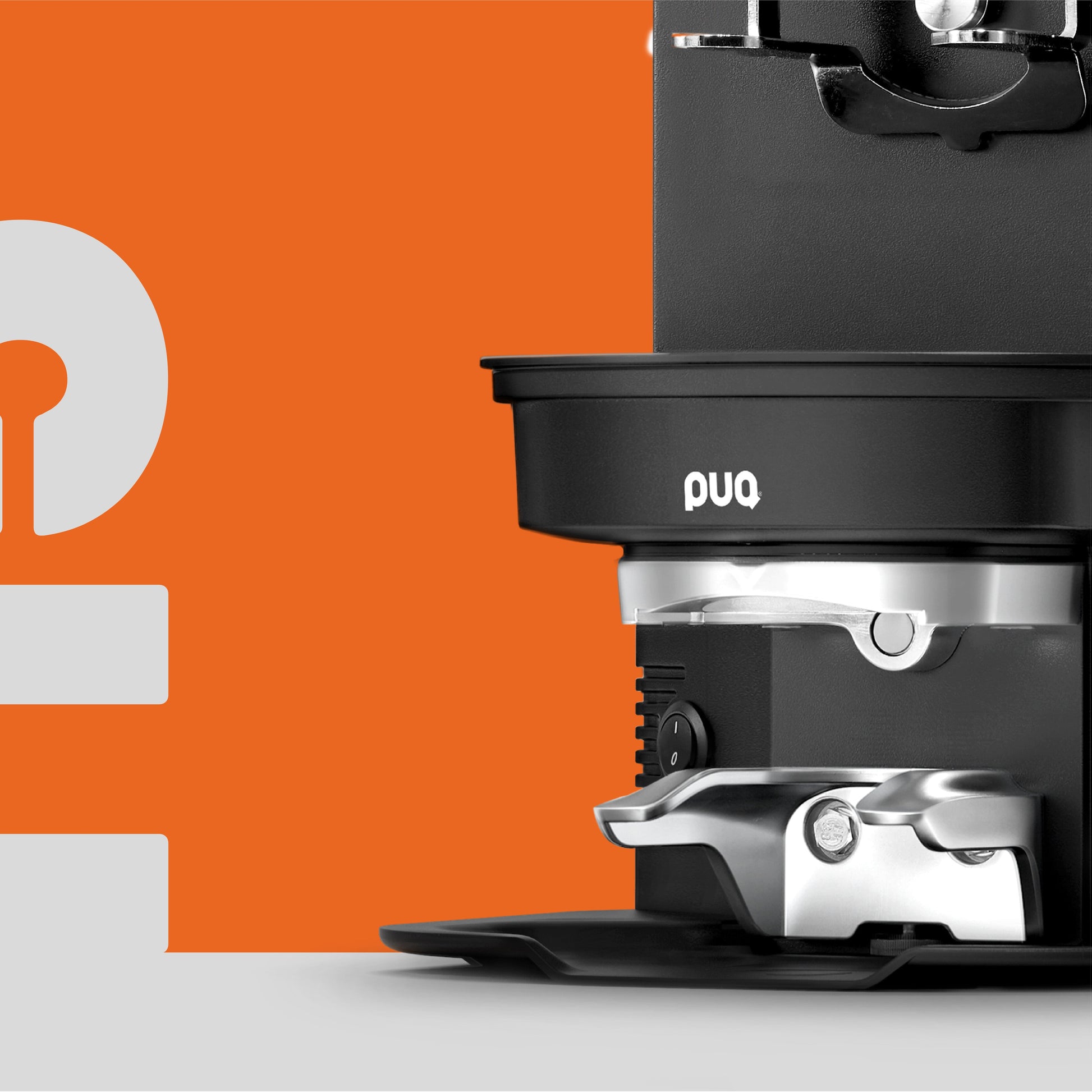 Detalle frontal del PUQ Press M5 con gráfica oficial PUQ